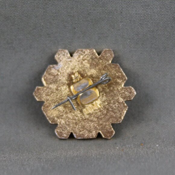 Vintage Hockey Pin - 1973 World Championships Leningrad - Stamped Pin - Picture 2 of 3